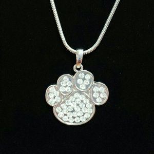 paw necklace the paw is 1 in