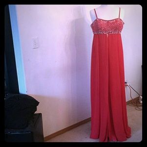 ~*SOLD!*~ Gorgeous Long Red Fiesta Evening Gown!
