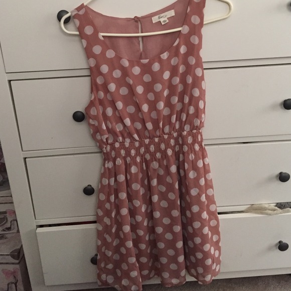Selling a dress from forever 21