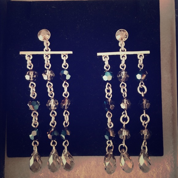Swarovski chandelier earrings. New!