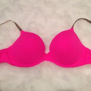 2 Victoria's Secret PINK PushUp Bras