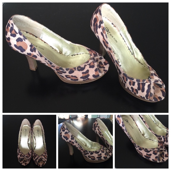 🚫SOLD 🚫 Leopard Peep Toe Pumps mid-heels