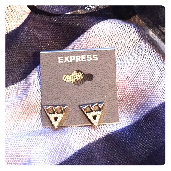 Stylish Pave Pyramid Studs