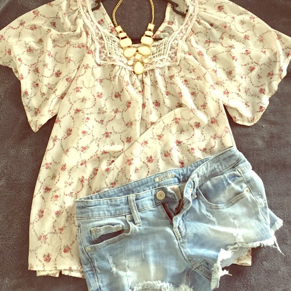 Flowery Peasant Style Shirt