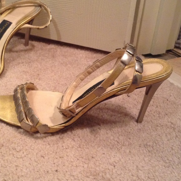 Donna Karan New York Gold Heels - Picture 2 of 4