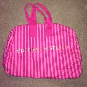 Victoria's Secret duffle bag! 💕😊👍