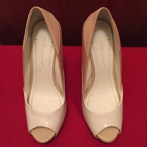 BCBGeneration. Three tones peach pumps.