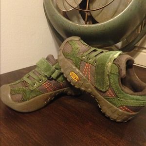 Keen toddler shoes sz. 8