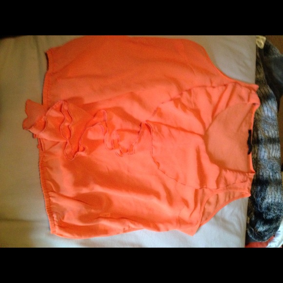 Ruffled tank top💕