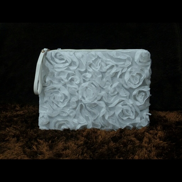 White Rose Clutch - Picture 2 of 3