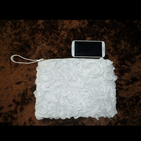 White Rose Clutch - Picture 3 of 3