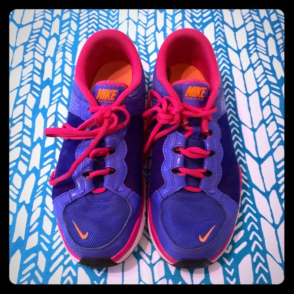 Nike Shoes - Nikes, size 9