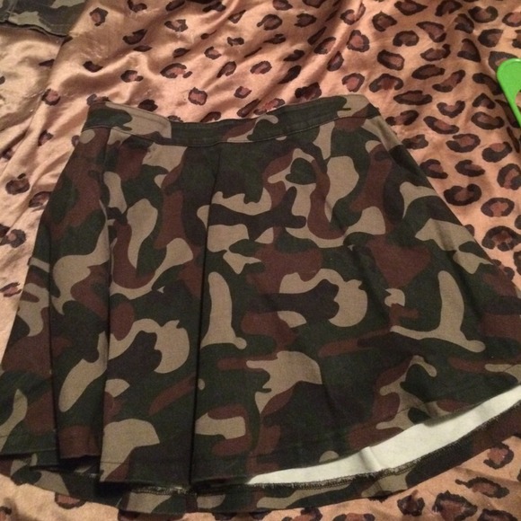 Short skirt