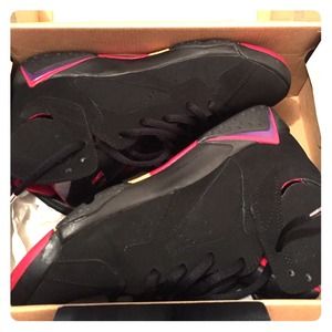 Raptor 7s worn twice comes w box!!!