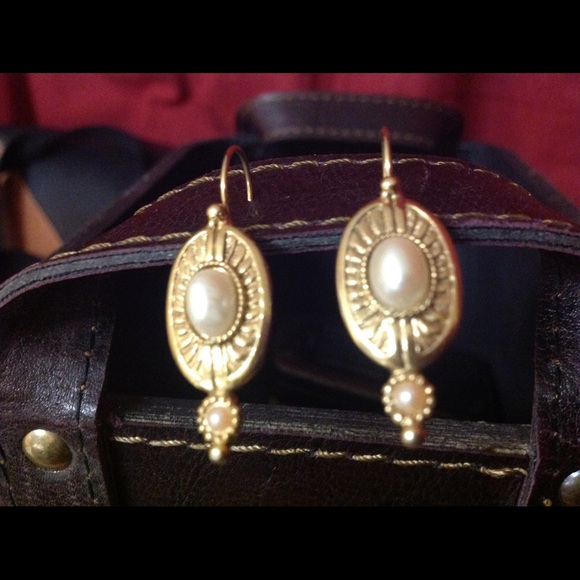 Clip earrings