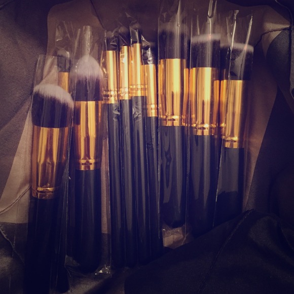 10 makeup brushes kabuki