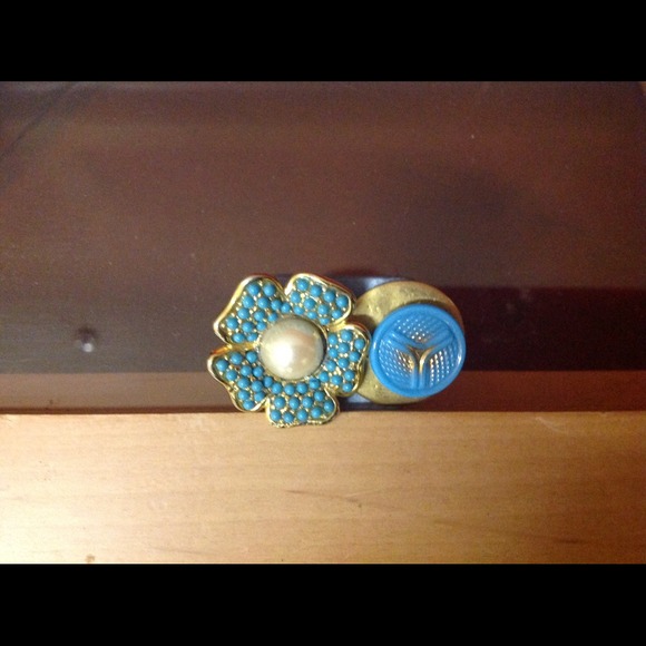 Vintage Gigi pin