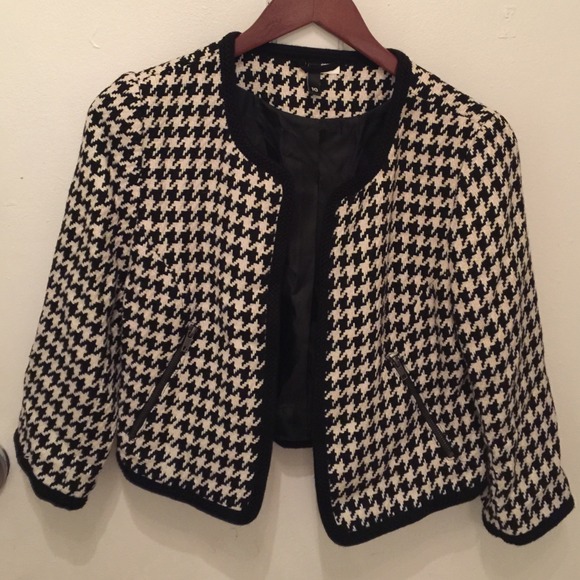 Cropped houndstooth blazer
