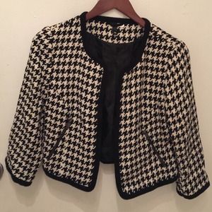 Cropped houndstooth blazer