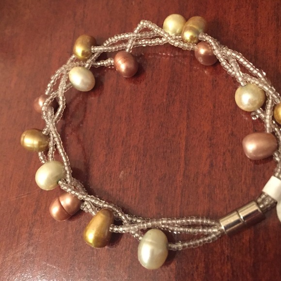 Fresh water pearl bracelet MAGNETIC CLOSURE