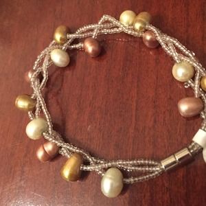 Fresh water pearl bracelet MAGNETIC CLOSURE