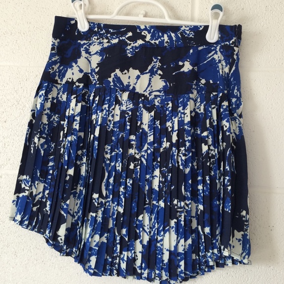 🎉5 x HP🎉 NWOT Drop Waist Pleated Mini Skirt - Picture 2 of 2