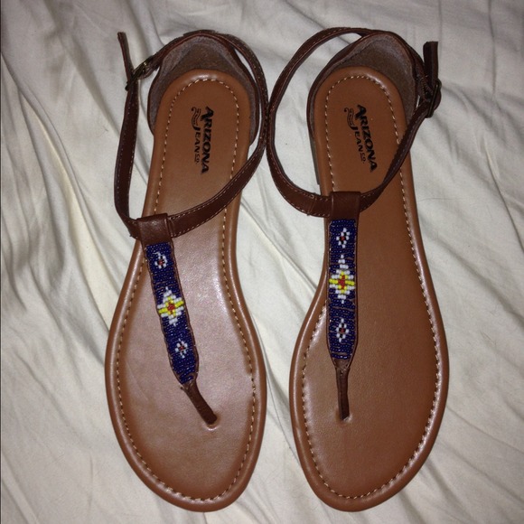 Arizona NWOT Strappy Sandals