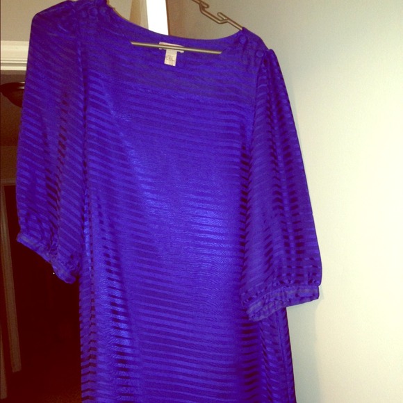 Beautiful blue shift dress!