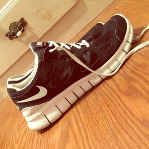 Black Nike Free Run 2