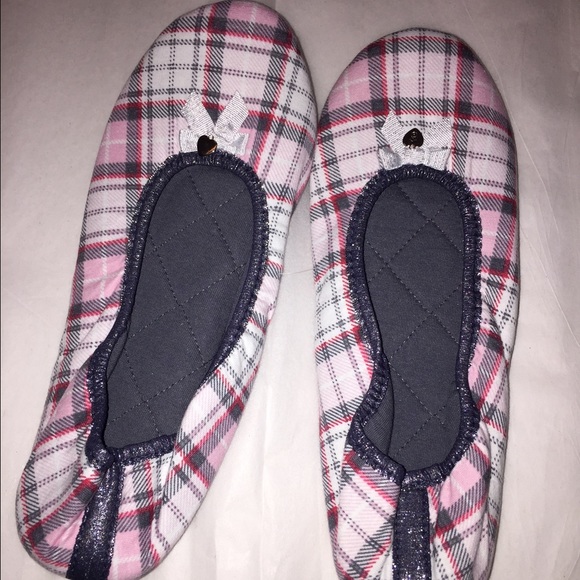 🚫SOLD! 🚫NEW Victoria's Secret slip-on slippers M