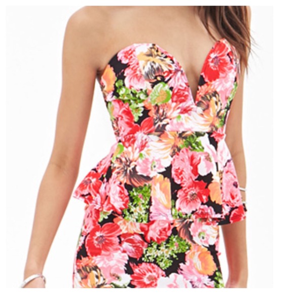 💐 FloralPeplum Dress 💐 NWT