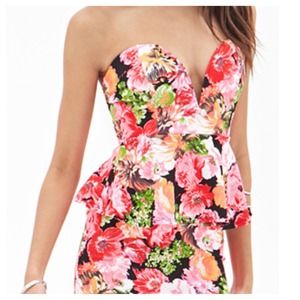 💐 FloralPeplum Dress 💐 NWT