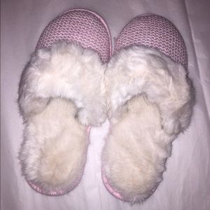 NEW VS fuzzy slippers, pink, SM