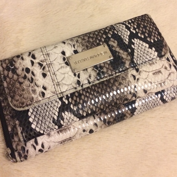 Steve Madden Wallet
