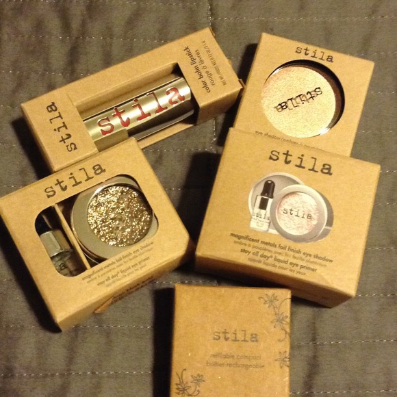 Stila eye shadow and lipstick bundle
