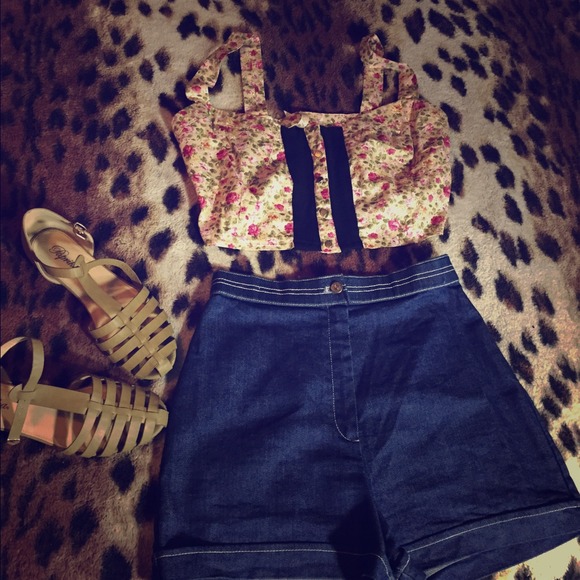 High waisted vintage shorts and crop top