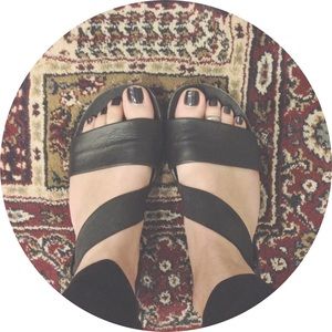 Kenneth Cole Reaction Black Strap Sandals