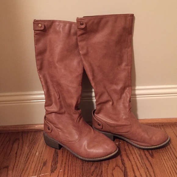 brown boots