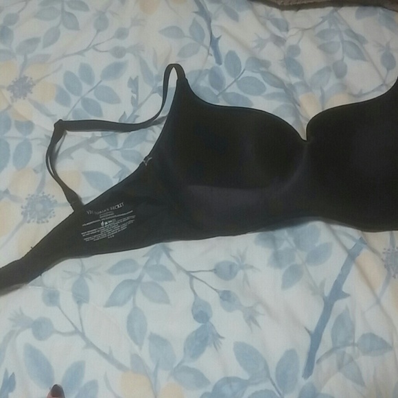 Discontinued Victoria's Secret wireless balconet! - Picture 3 of 4