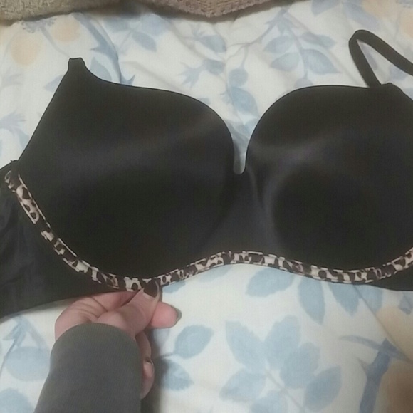 Discontinued Victoria's Secret wireless balconet! - Picture 4 of 4
