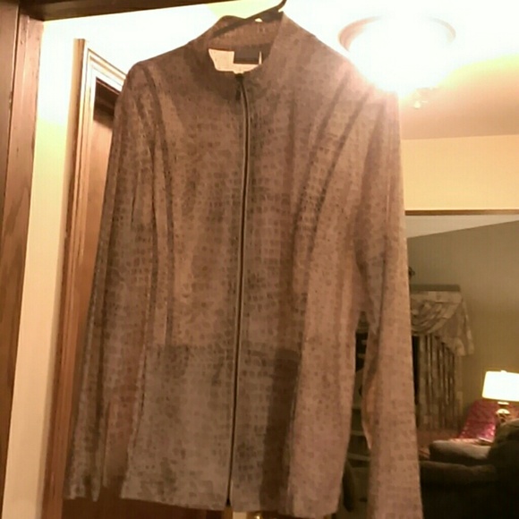 Zip up brown snake pattern. - Picture 1 of 1