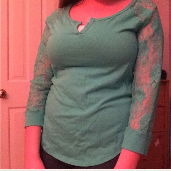 Real Lace 3/4 Sleeved Shirt - Picture 2 of 2