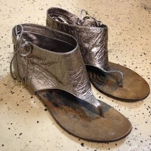 Dolce vita gunmetal gray sandals