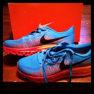 Nike Flyknit Max