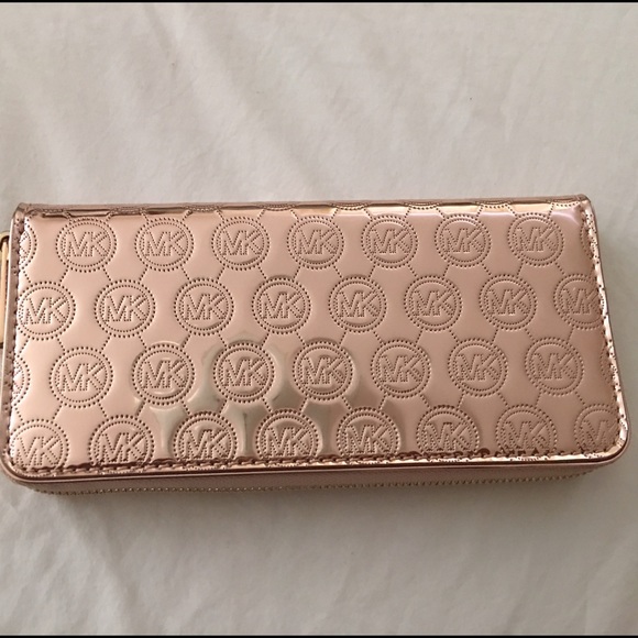 Michael Kors Jet Set Wallet - Picture 2 of 4