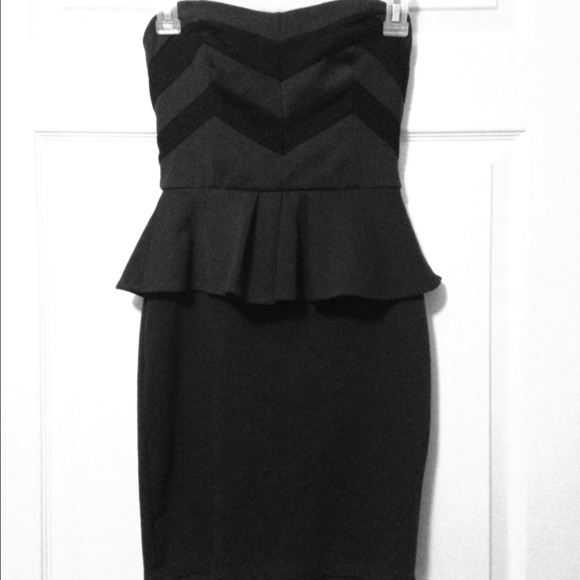 🚫 sold 🚫 Peplum Dress with sweetheart neck line