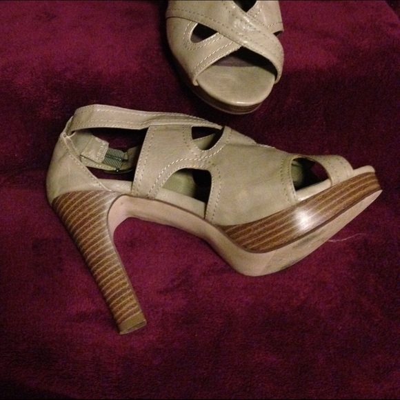 4" Madden•Girl/SACHIE - Picture 2 of 4