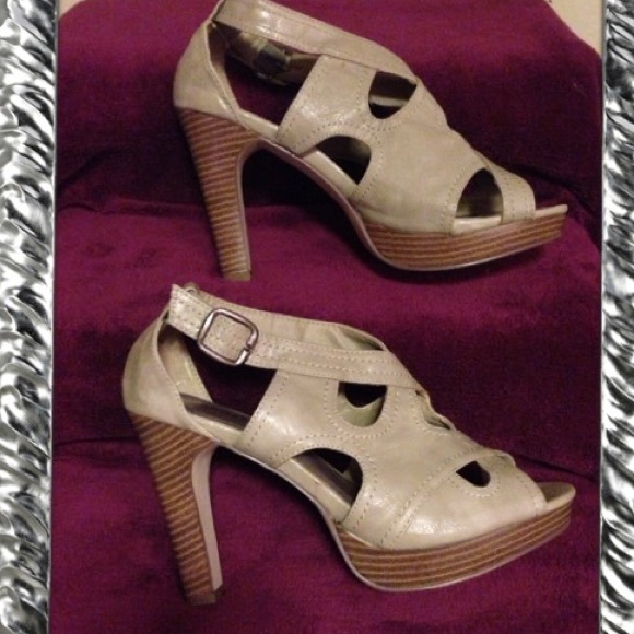 4" Madden•Girl/SACHIE - Picture 3 of 4