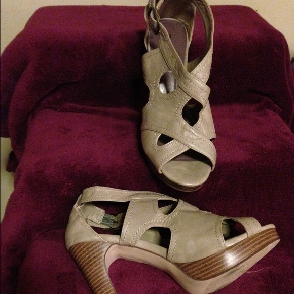 4" Madden•Girl/SACHIE - Picture 4 of 4