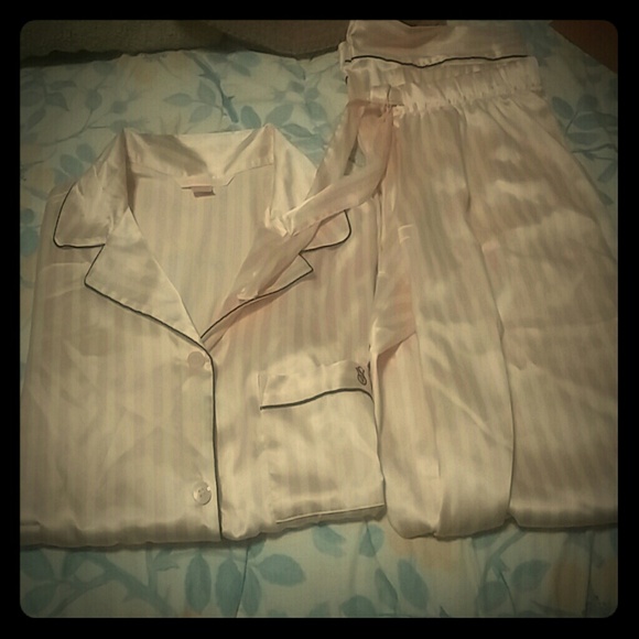 Victoria's Secret satin pajama set NWOT